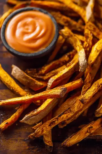 Baked Sweet Potato Fries with Sriracha Dipping Sauce