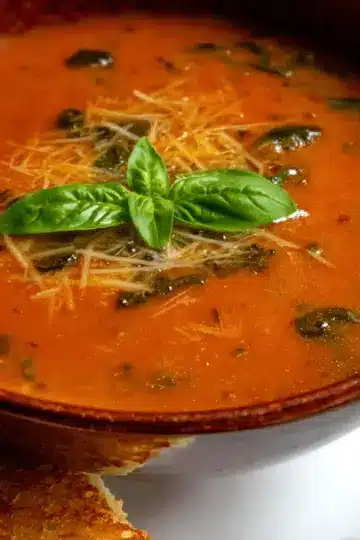 Tomato Spinach and Basil Soup