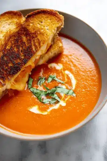 Easy Tomato Soup With Grilled Cheese