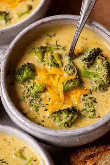 Healthy Broccoli Cheddar Soup (Gluten Free Option)