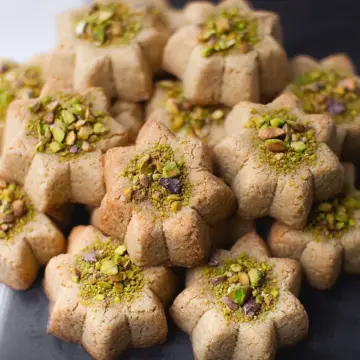 Persian Chickpea Cookies with Pistachio (Nan-e Nokhodchi)
