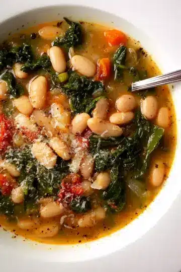 30-Minute Tuscan White Bean Soup