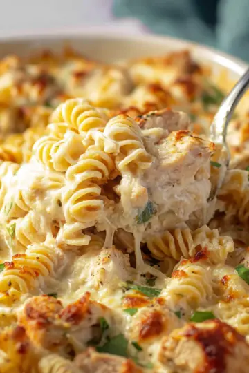 Garlic Parmesan Chicken Pasta Bake
