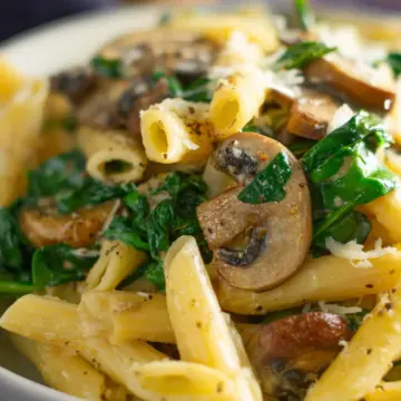 Garlic Parmesan Pasta with Spinach and Mushrooms