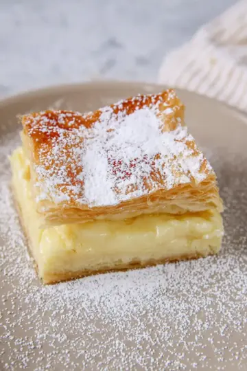 Easy Vanilla Custard Bars – Made With Puff Pastry!